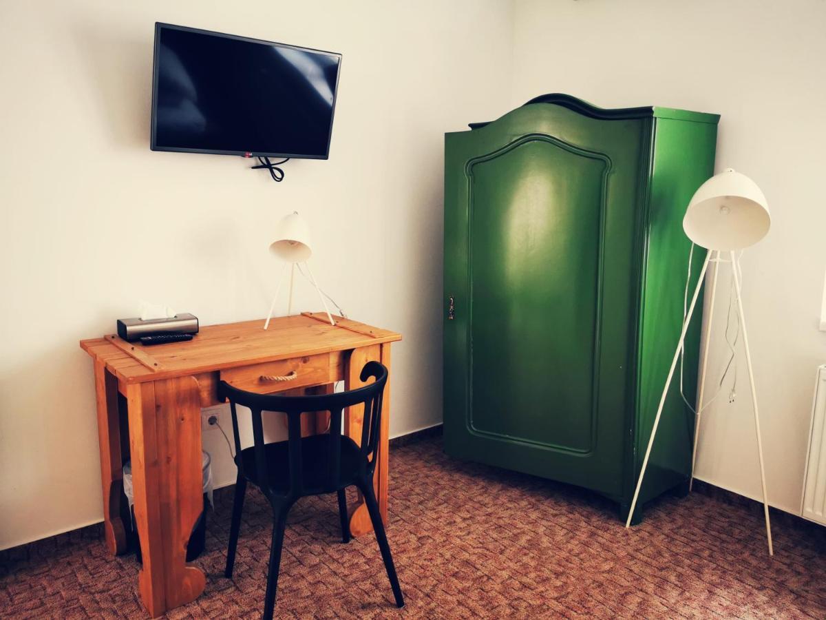 Szabolcs Vezer Panzio Bed & Breakfast Eksteriør bilde