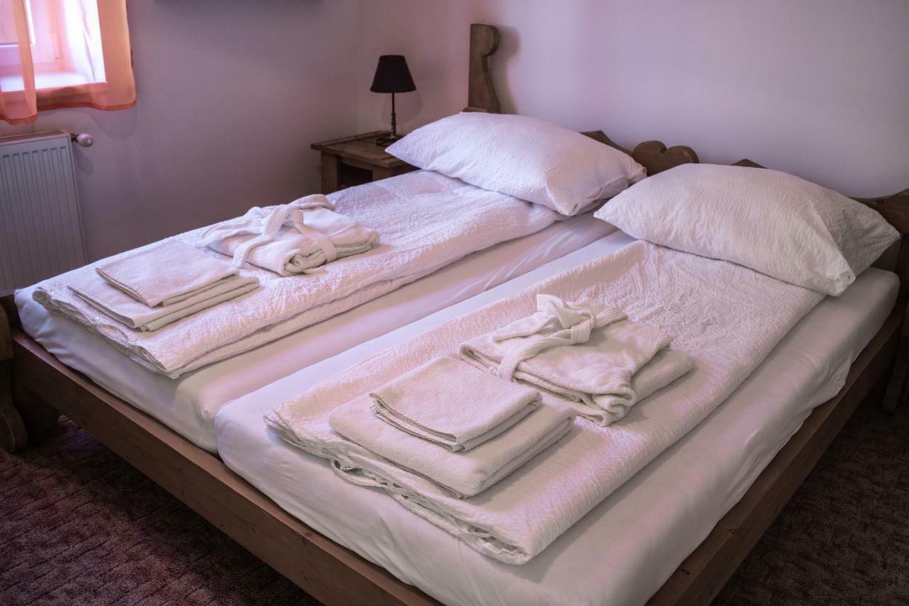 Szabolcs Vezer Panzio Bed & Breakfast Eksteriør bilde