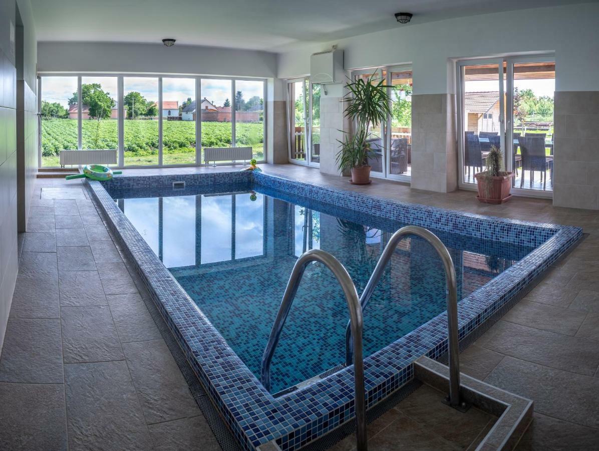 Szabolcs Vezer Panzio Bed & Breakfast Eksteriør bilde